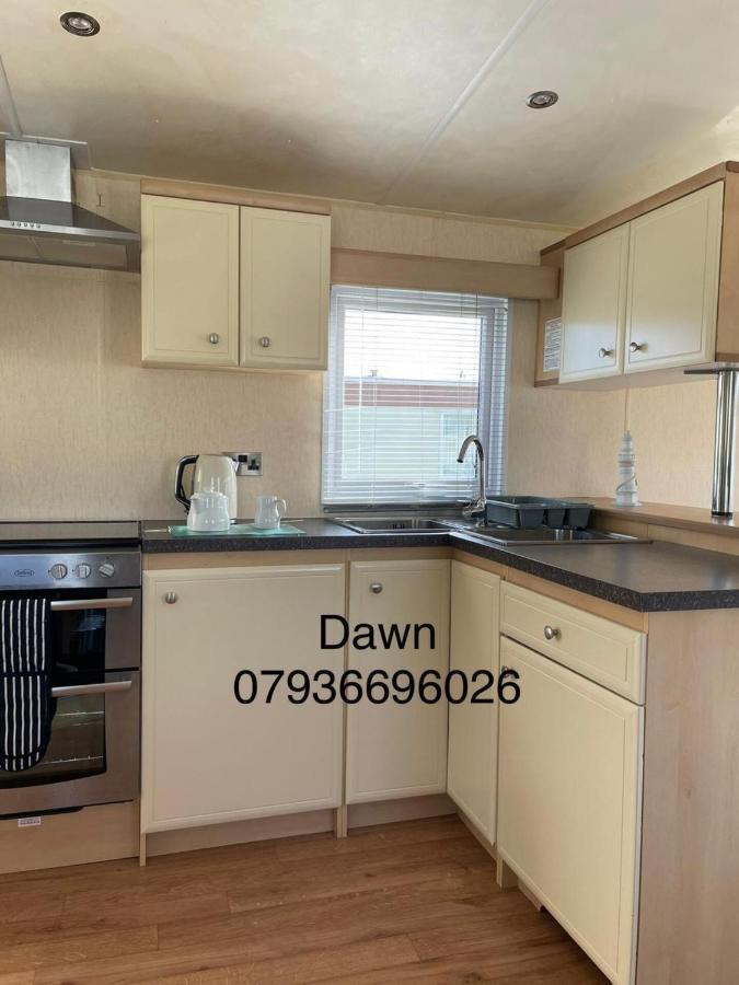 Remarkable 2-Bed Villa Caravan In Driffield Skipsea Exterior foto