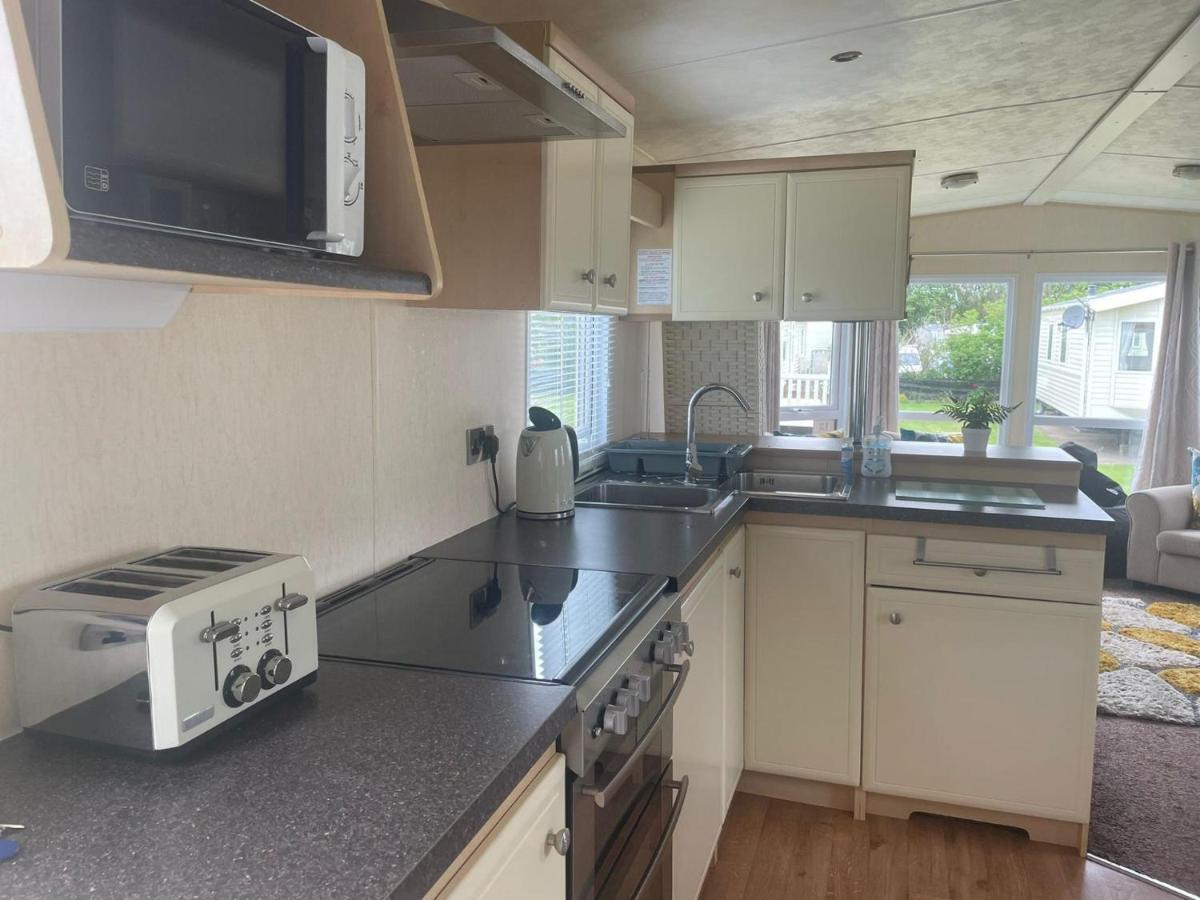 Remarkable 2-Bed Villa Caravan In Driffield Skipsea Exterior foto